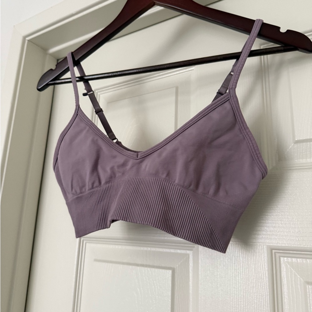 Lululemon Bundle Ebb to Street Sports Bra and Align Tank - Picture 5 of 15